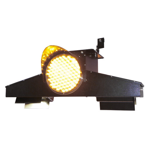 DSU07U crossing, with yellow traffic light