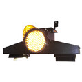 DSU07U crossing, with yellow traffic light